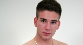 Str8 Hairy Young Rugger Leon Pushes his Boundaries 